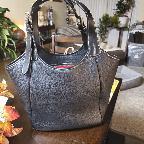 Black Leather Handbag with Tassel - Picture 2 of 4